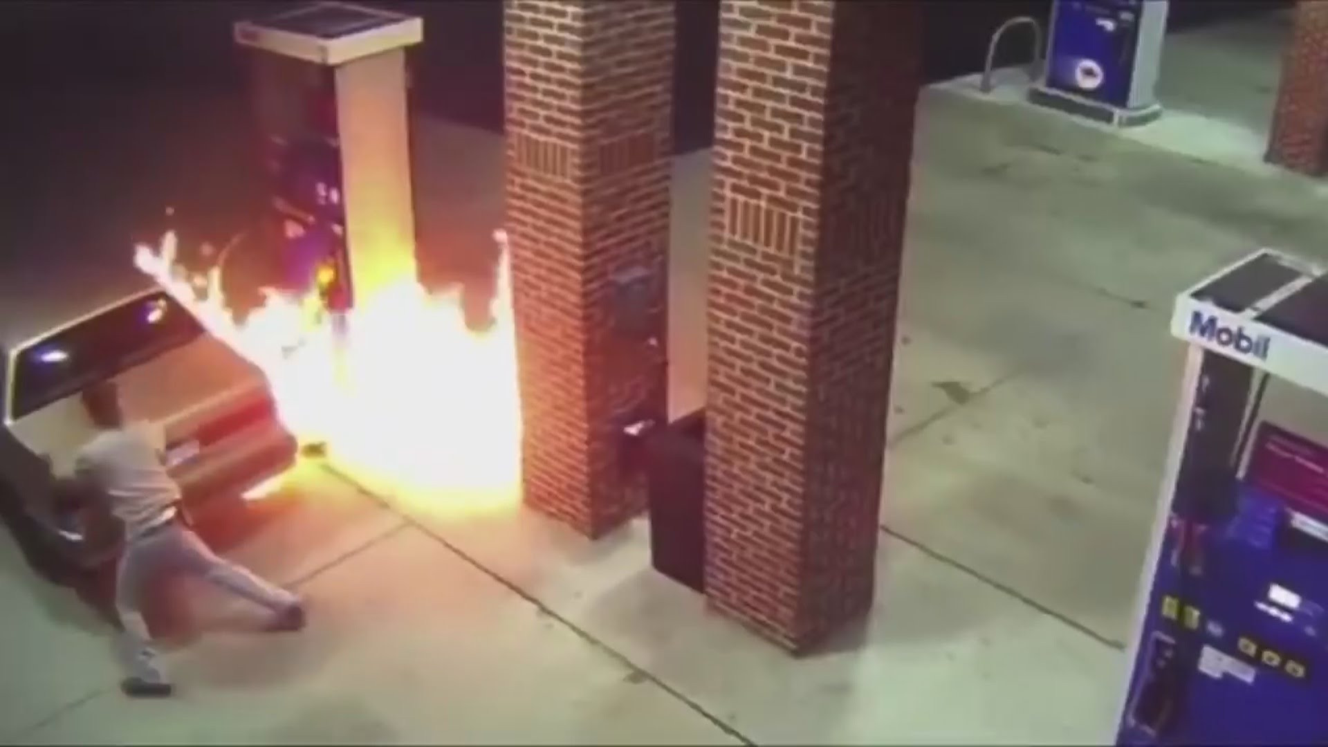 Motivul pentru care un sofer din Statele Unite era sa arunce in aer o benzinarie. “E un paianjen acolo?”