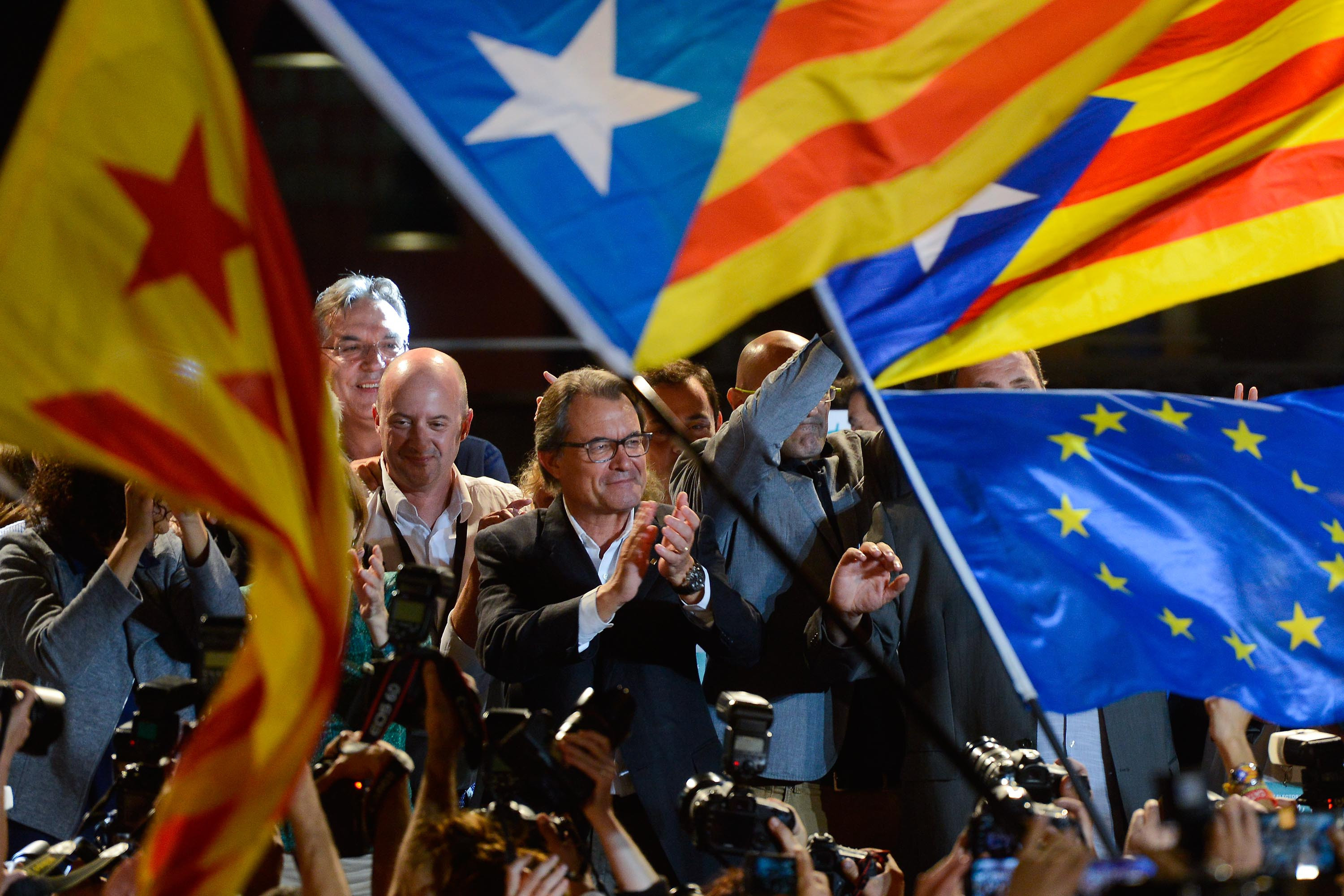 Catalonia: Curtea constitutionala suspenda rezolutia separatista