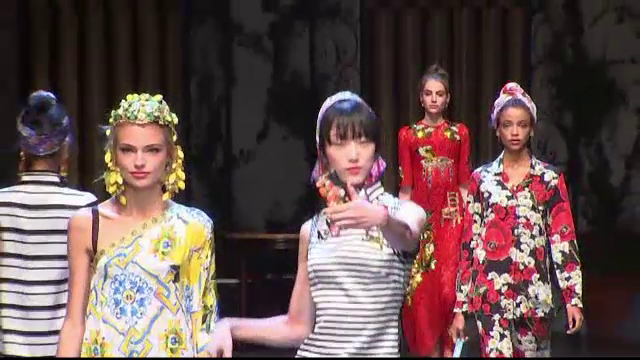 Noua colectie Dolce & Gabbana, dominata de moda anilor '50. Designerii au adus un omagiu tarii lor natale