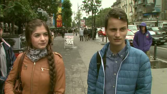 Telefonul mobil i-a facut pe romani sa uite scrisul de mana. Ce avem de pierdut din cauza lipsei acestui obicei