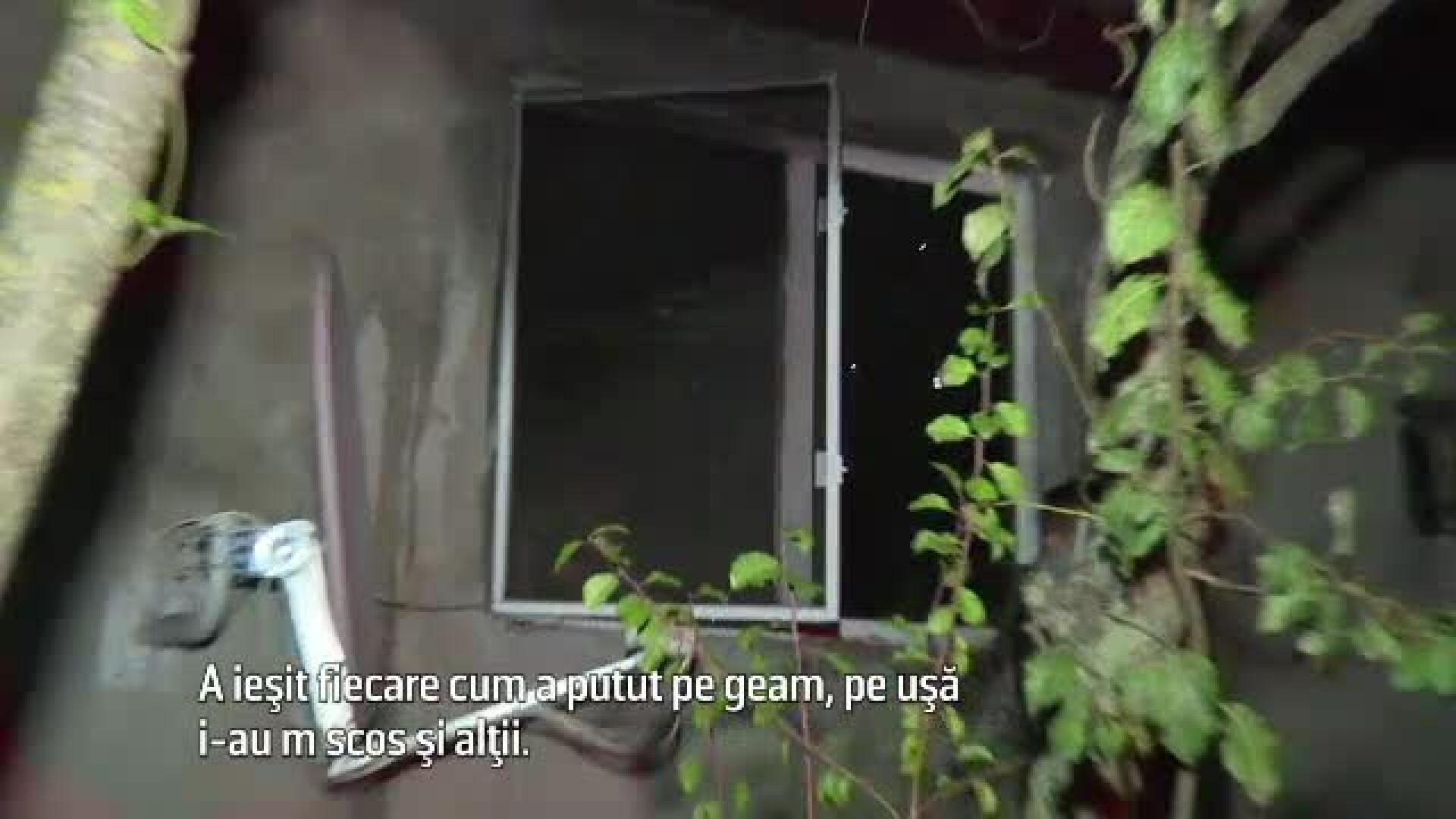 Clipe de groaza pentru o familie din Alba, dupa ce casa lor a luat foc: "Un pacient are arsura de aproape 100%"