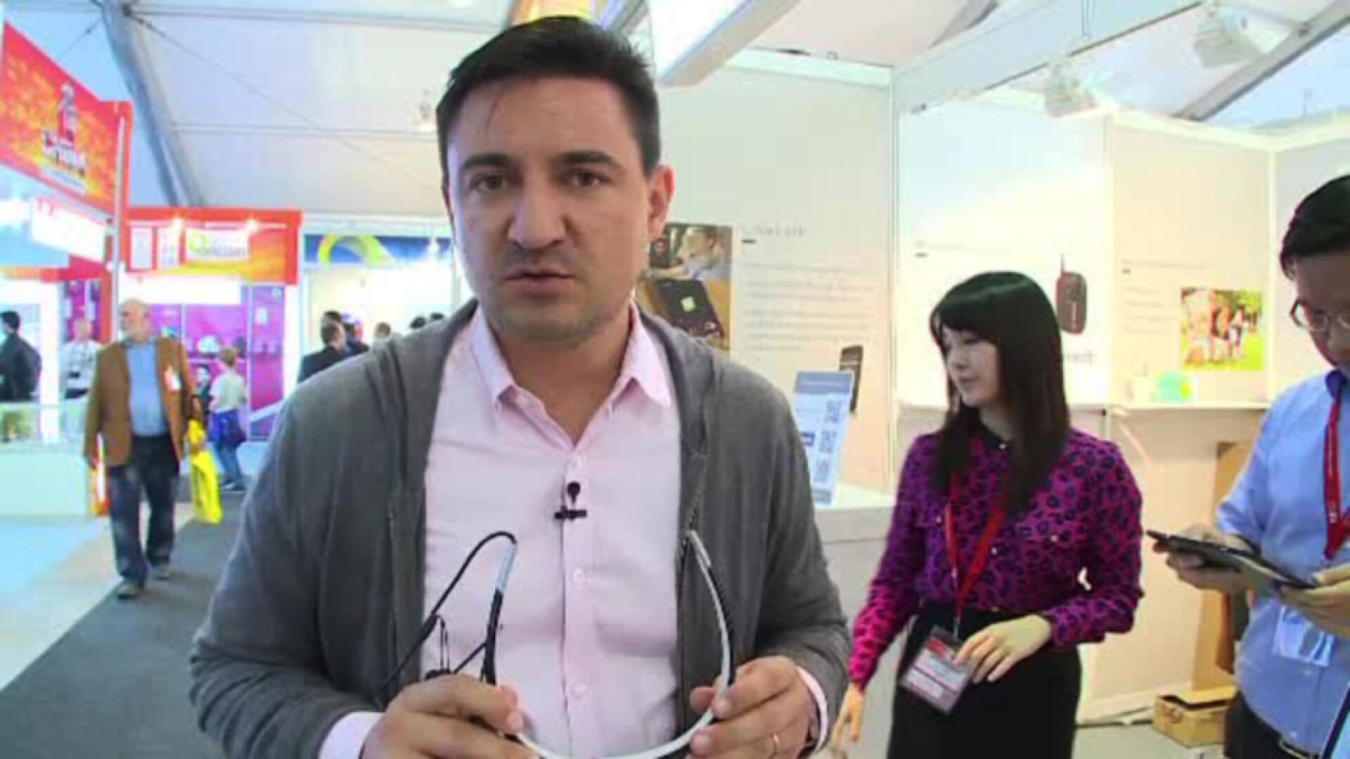 iLikeIT. Gadgeturile chinezesti care rezolva probleme pe care nu stiai ca le ai. Oglinda desteapta si detectorul de oboseala