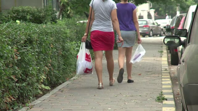 Tatal din Suceava care si-a torturat gemenele pana le-a bagat in spital a fost arestat preventiv pentru tentativa de omor