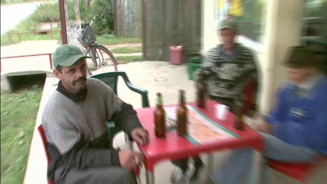 9 din 10 sate nu au dentist, iar oamenii se spala pe dinti cu tamaie, spray si alcool. "Cu banii pe-un dinte traiesc o luna"