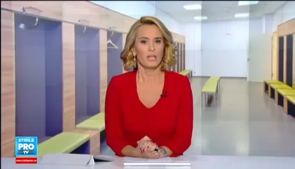 Scandal urias la o scoala din Bucuresti. Un profesor de sport este acuzat ca a fotografiat eleve de opt ani in toaleta