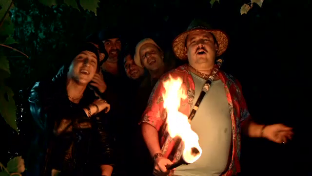 Actorii din "Las Fierbinti" au inceput o noua sesiune de stand-up comedy. Al 8-lea sezon al serialului, joi, la Pro TV