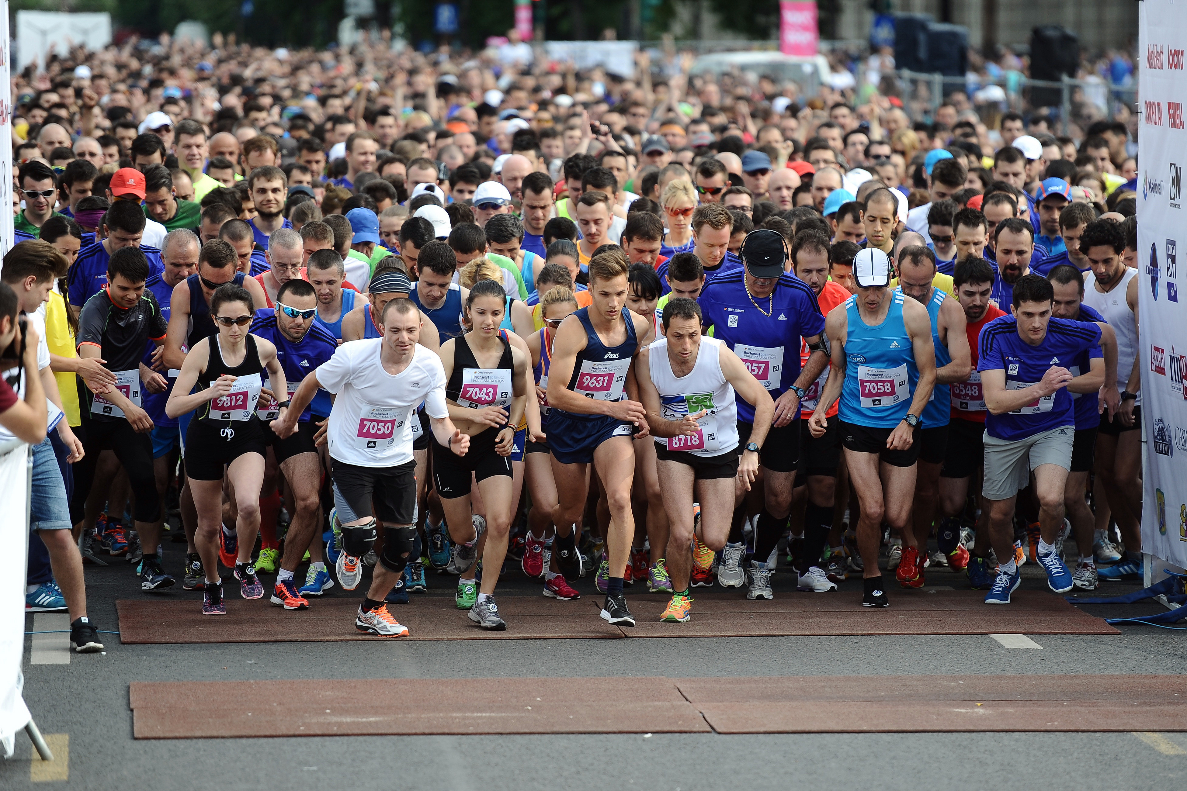 Un kenyan de 30 de ani a castigat Maratonul Bucuresti 2015. 10.000 de participanti la a 8-a editie a competitiei