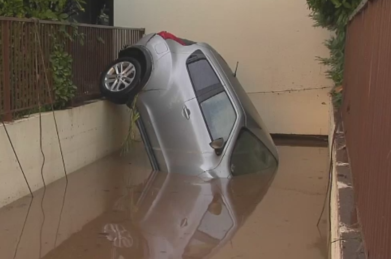 Dezastru in Franta in urma inundatiilor soldate cu 17 morti. Pagubele ar putea depasi 1 miliard de euro