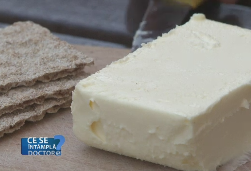 O felie de paine cu unt, gustarea ideala pentru micul dejun. De ce este mai bun decat maioneza, alegerea multora dintre noi