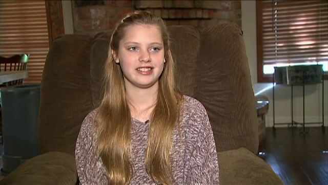 Stranuta de 12.000 de ori intr-o zi, iar medicii nu stiu care este cauza. Cum reuseste sa adoarma fata de 12 ani