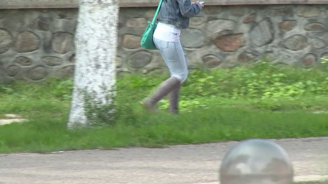 O tanara care se prostitua a impresionat autoritatile romane. Cum a reusit sa isi plateasca datoriile catre stat