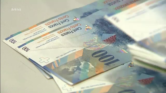 Proiectul prin care bancile pot converti in lei creditele in valuta a ajuns in Parlament. Cum ar urma sa aiba loc schimbarea