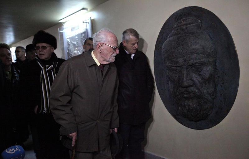 Investitie de 4 milioane de lei pe care Primaria Capitalei o face intr-un pasaj care miroase a urina. Care este explicatia