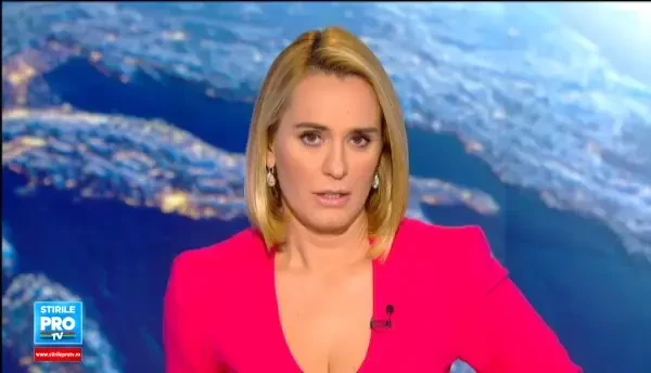 Cum s-a aparat profesorul care si-a fotografiat elevele in vestiar in fata comisiei de control. Ce risca daca va fi gasit vinovat