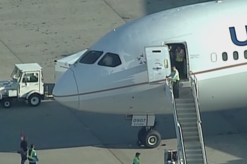 Aterizare de urgenta in SUA, dupa ce copilotul unui avion a lesinat. In ce stare se afla