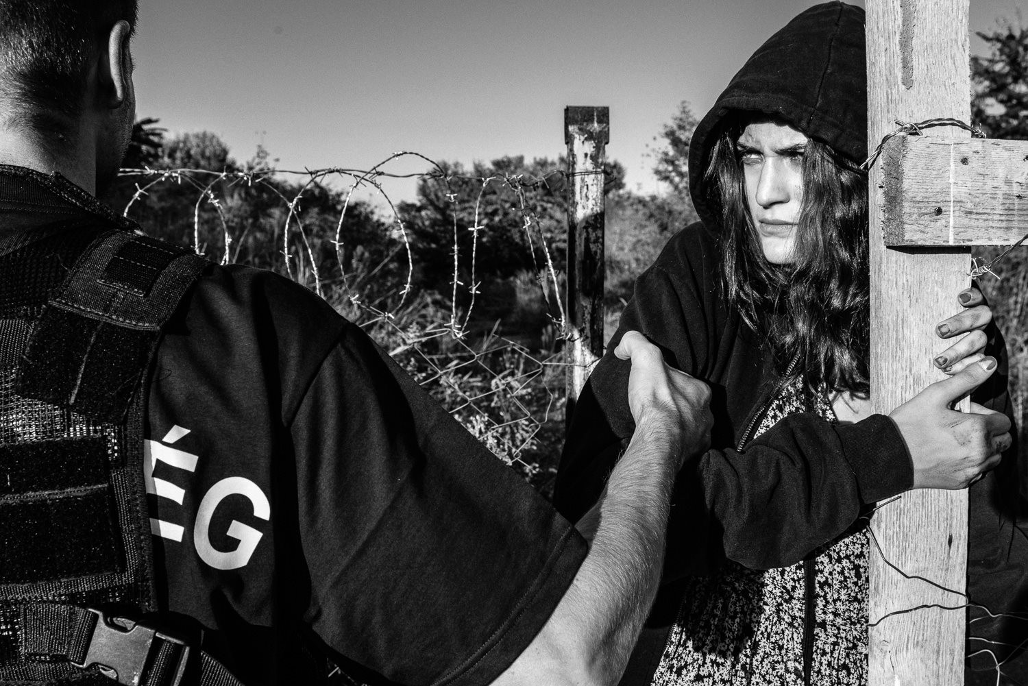 Un fotograf a facut un pictorial foto cu modele imbracate ca femeile refugiate. Imaginile care au scandalizat internetul