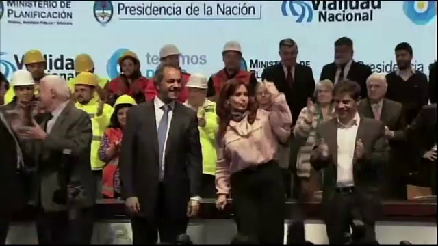 Presedintele Argentinei, Cristina Kirchner, a dansat la un miting electoral. Miscarile cu care face senzatie pe internet