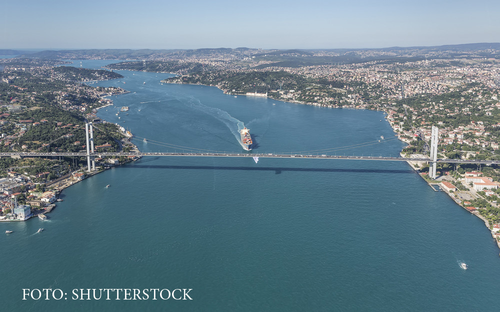 Un fotograf turc a surprins transporturile militar rusesti spre Siria. "Am vazut emblemele trupelor folosite in Ucraina"