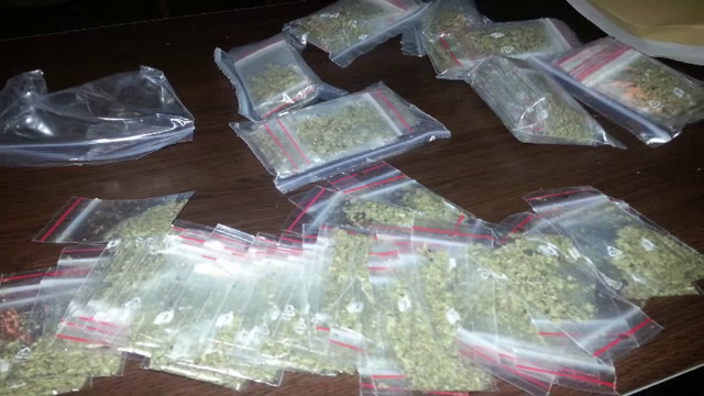 Mai multi DJ din Cluj, ridicati de trupele speciale. Procurorii DIICOT suspecteaza ca faceau trafic de droguri de mare risc