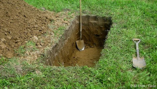 Rusii au sapat morminte pentru veteranii de razboi care inca sunt in viata. Motivul pentru care au facut acest gest