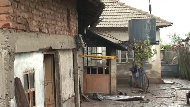 Barbatul care a dat foc locuintei, dupa ce si-a ucis sotia si fiicele, are tulburari psihice: "Probabil ca a baut"