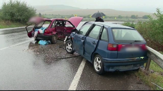 Accidente in lant in Suceava, din cauza poleiului de pe sosele. 8 persoane au ajuns la spital, iar 5 masini au fost avariate