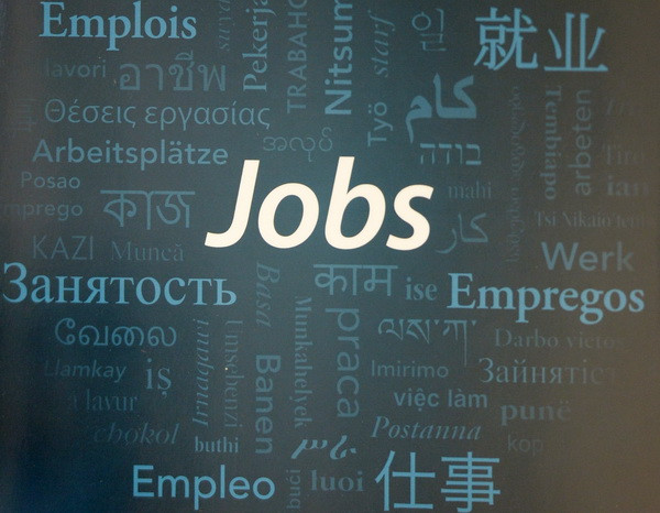 KFC si Pizza Hut recruteaza 450 de persoane pentru restaurantele ce vor fi deschise in 2016, in Romania. Cum te poti inscrie