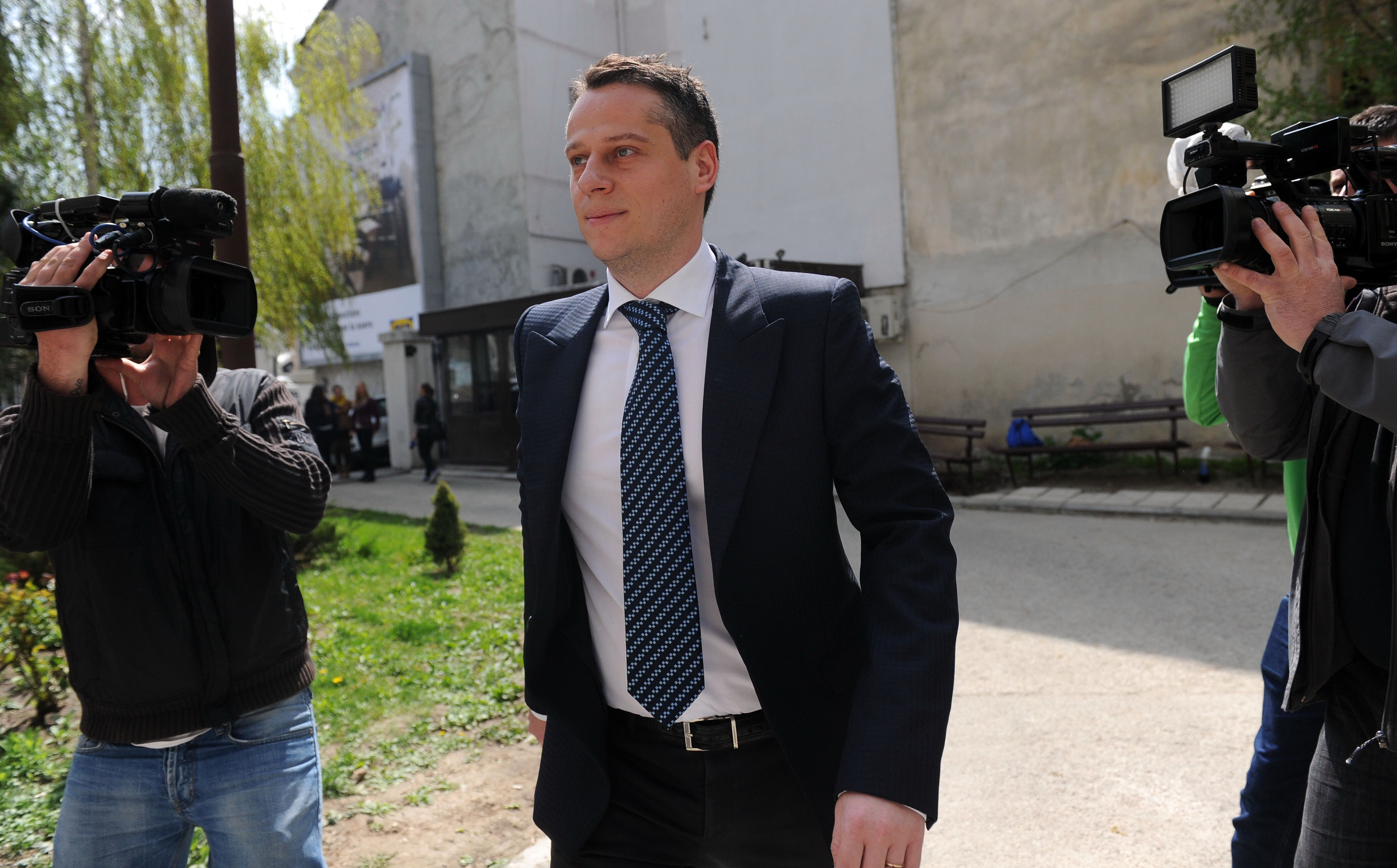 "Regret decizia prin care l-am sprijinit pe tatal meu". Mesajul lui Hrebenciuc jr, dupa ce si-a recunoscut faptele din dosar