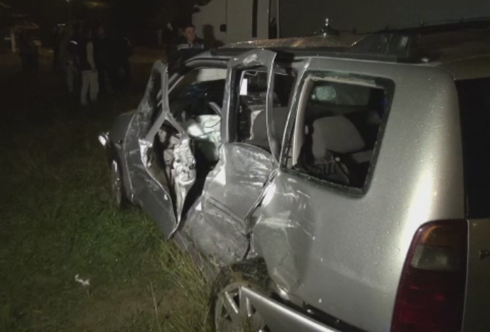 Masina unui politist din Maramures, lovita in plin de un TIR. Agentul si sotia sa, in stare grava la spital