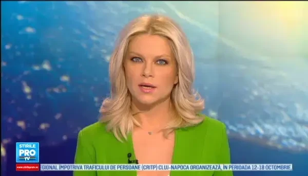 Peste 100.000 de oameni au asteptat in frig si ploaie ca sa atinga moastele Sfintei Parascheva: Aici te vindeci de toate