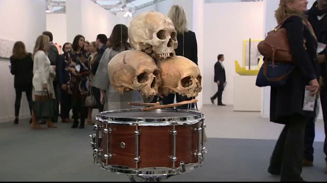 Camere in care se aud voci si cranii plutitoare, "exponatele" de la Targul de arta contemporana din Londra