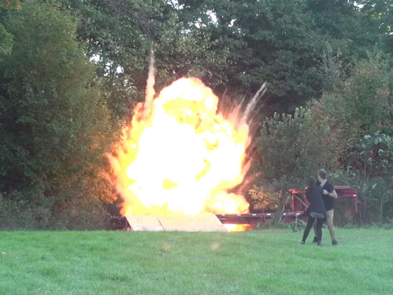 Un tata isi pacaleste iubita ca fiul lor a murit chiar sub ochii lor. Farsa de 8 milioane de afisari in doar 3 zile