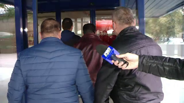 Membrii unui clan de romi, ridicati de DIICOT si acuzati ca au creat o retea de prostitutie. Cum operau