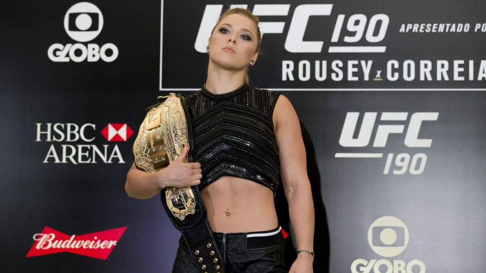 Cu cine s-a cuplat cea mai dura femeie din lume! Ronda Rousey, Mrs. KO, face pereche cu un luptator care si-a batut fosta nevasta