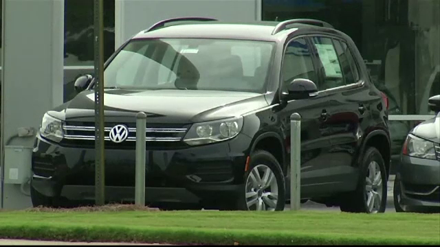 Volkswagen a instalat un soft "suspect" si pe masinile model 2016. Compania neaga ca zeci de manageri ar fi implicati