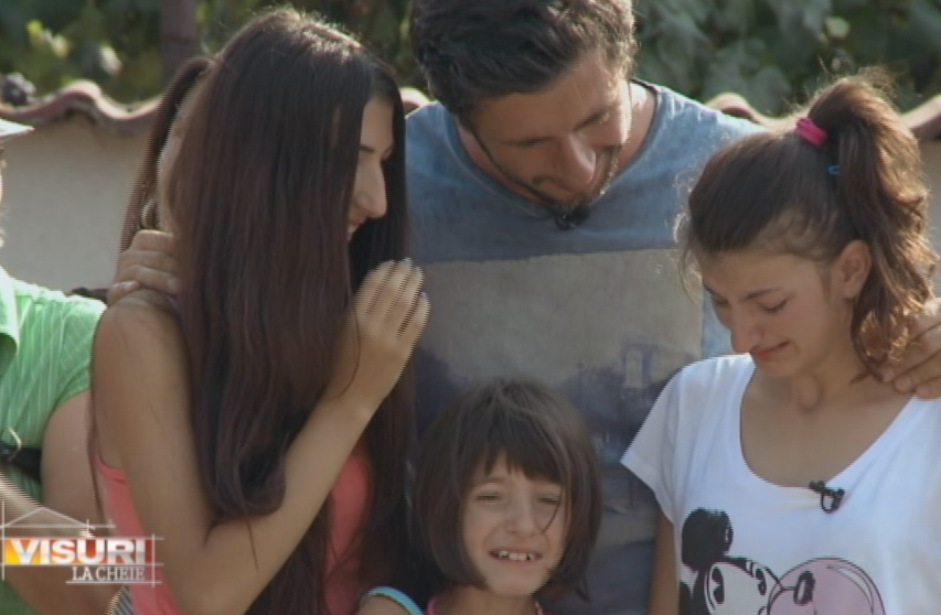 Echipa "Visuri la cheie" a construit de la zero o casa pentru trei 3 orfane. Reactia acestora cand si-au vazut noua locuinta