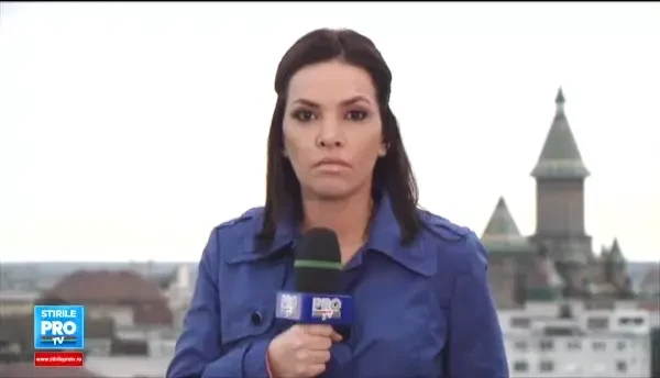 Si-a atacat iubita cu un cutit in fata colegilor de clasa. Gestul unui elev din Targu Jiu pentru ca a fost refuzat de fata