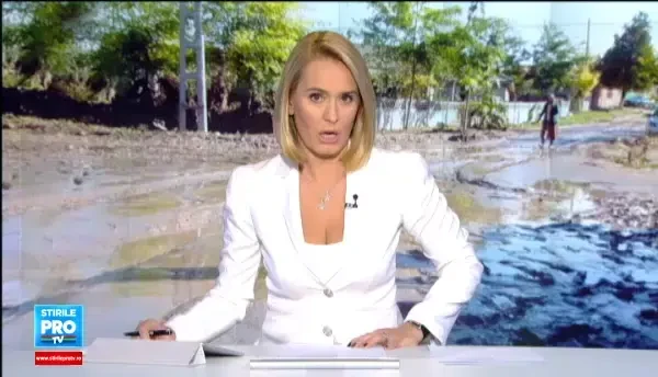 Imaginile dezastrului ramas in urma viiturilor din Corbu-Navodari sunt coplesitoare. Au plecat peretii casei cu totul