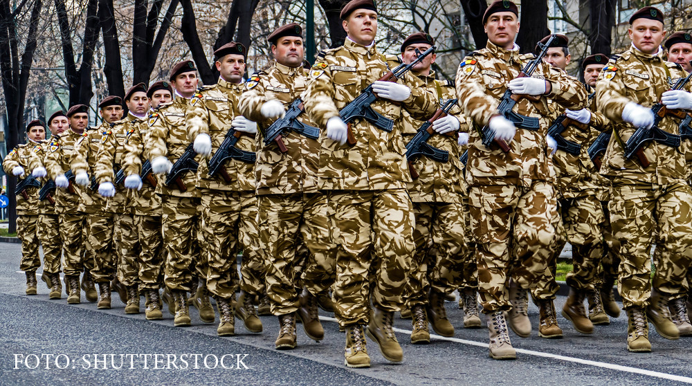 Solutia gasita de Ministerul Apararii in locul serviciului militar obligatoriu. "Anual recrutam peste 1.500 de tineri"