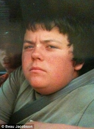 A trecut de la obezitate la anorexie, iar azi arata incredibil. Povestea tanarului care a luptat pentru a fi din nou sanatos