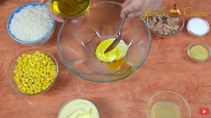 iLikeIT. Povesti de succes cu romani pe YouTube. Jamila nu apare in clipuri, insa retetele ei au 42 milioane de vizualizari