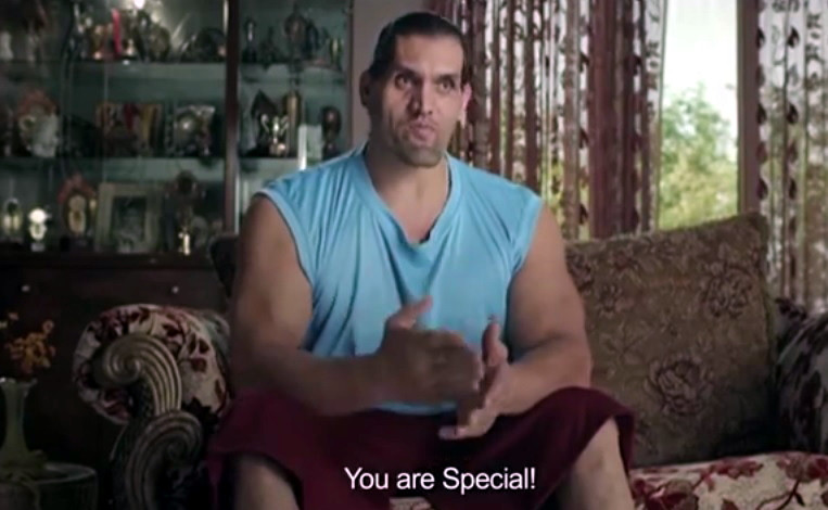 iLikeIT. Viralul saptamanii este o reclama la ciment. Protagonist este "Marele Khan", campion la WWE