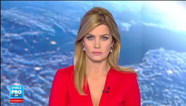 Tavanul unei scoli din Galati a inceput sa se prabuseasca. O profesoara a fost ranita si zeci de elevi sunt in pericol