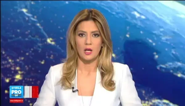 A incercat sa traverseze fara sa se asigure si a fost spulberata de o masina. Accidentul, surprins de CAMERE