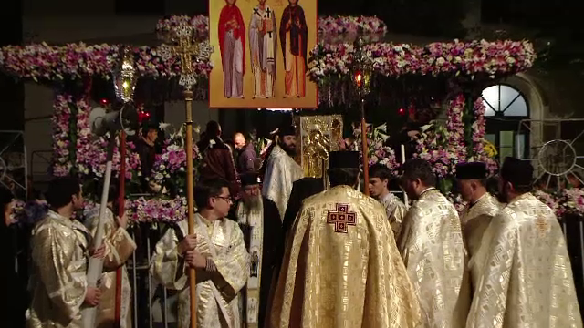 Cel mai mare pelerinaj ortodox din Romania a ajuns la final. 200.000 de oameni s-au inchinat la moastele Sfintei Parascheva