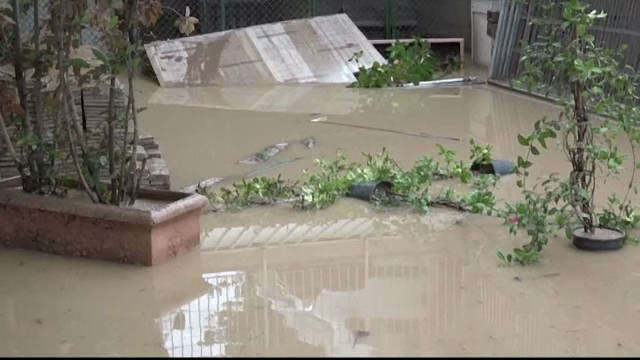 Furtunile au facut prapad in Italia. Mai multe orase au fost inundate, iar cinci persoane au murit