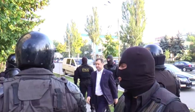 Vlad Filat ramane in arest inca 30 de zile. Fostul premier al R. Moldova este in greva foamei din 30 noiembrie