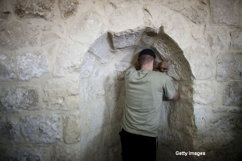 Palestinienii au incendiat mormantul lui Iosif din Cisiordania. Situl, atacat cu cocteiluri Molotov