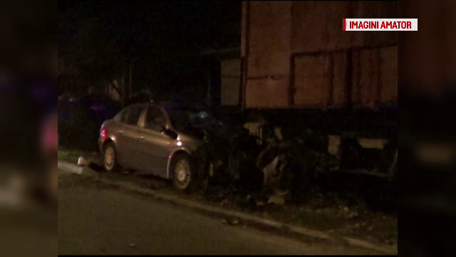Patru tineri au trecut de mai multe ori pe langa moarte, in doar cateva minute. Ce s-a intamplat cu masina in care erau
