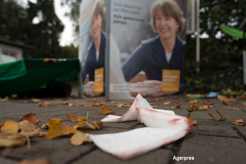 O candidata independenta la primaria orasului Koln, injunghiata in plina strada. Reactia Angelei Merkel dupa agresiune
